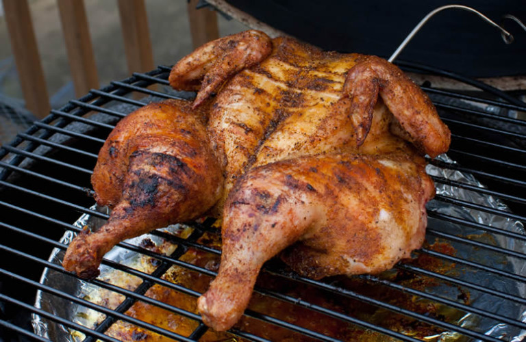 POLLO AL BARBECUE: I SEGRETI PER GRIGLIARLO ALLA PERFEZIONE