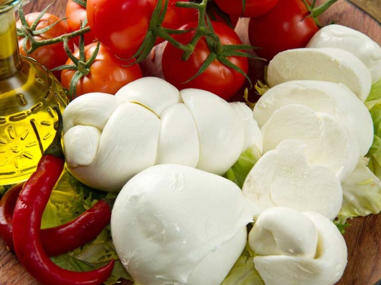 COME RICONOSCERE UNA VERA MOZZARELLA DI BUFALA