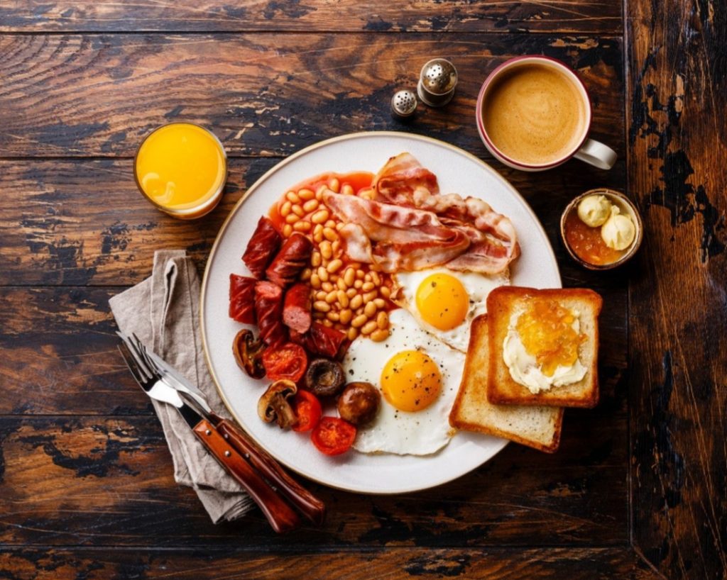 la colazione carnivora esiste e fa pure bene alla salute